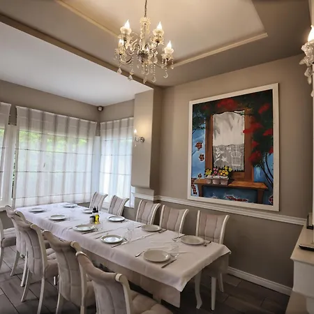 Casablanca - Boutique & Restaurant * Shkoder